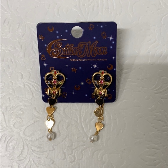 SAILOR MOON COSMIC HEART COMPACT DROP EARRINGS - Picture 1 of 2